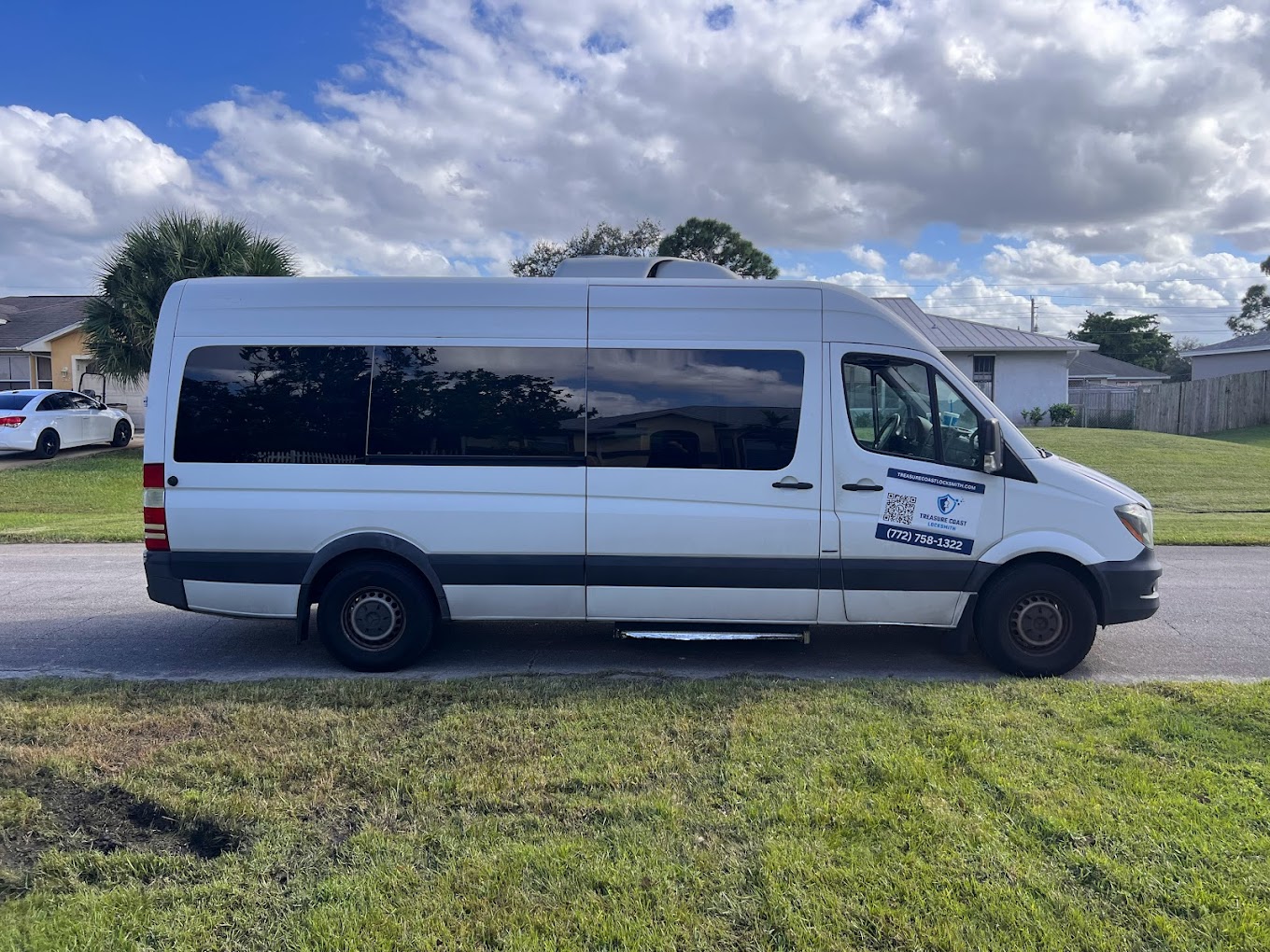 Emergency locksmith response truck