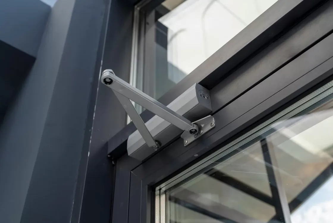 Leaking door closer